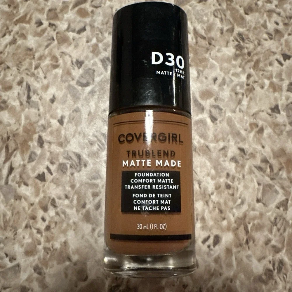 Covergirl TruBlend Matte Made Liquid Foundation D30 Bronze 1 fl oz